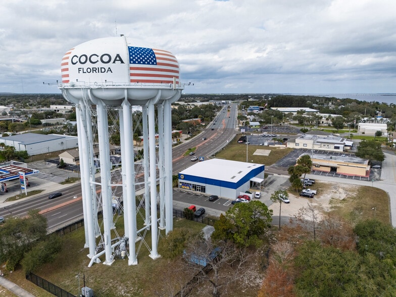 More Photos Of 300 N Cocoa Blvd, Cocoa Restaurant For Lease