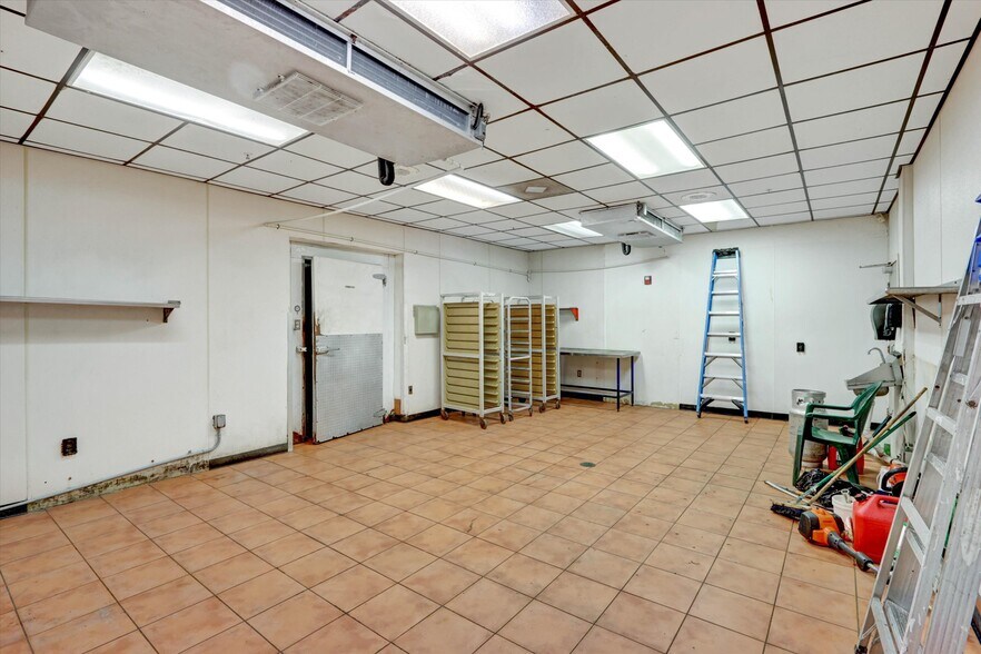 More Photos Of 862 Lafayette St, Cape Coral Restaurant For Sale