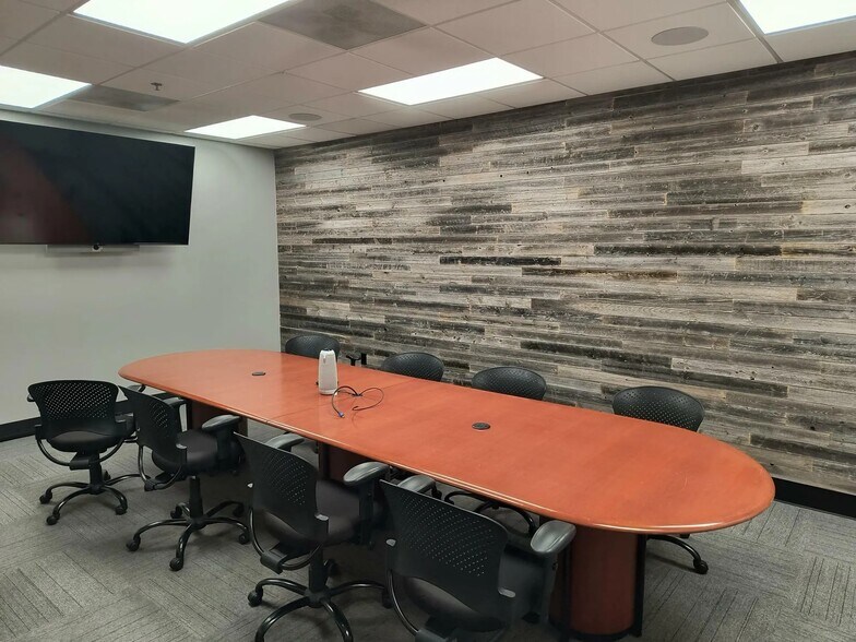More Photos Of 8401 Ohio, Merrillville Office For Sale