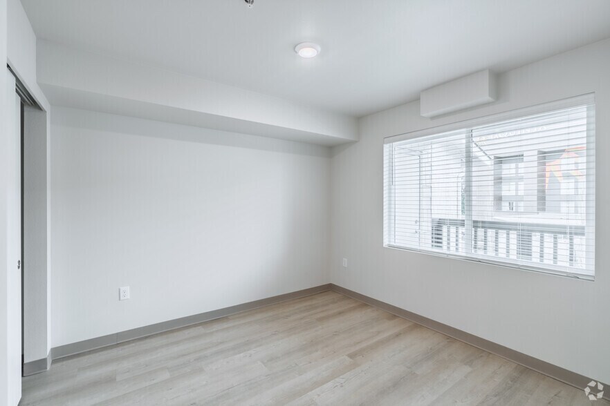 More Photos Of 200 E McCorquedale Rd, Burlington Apartments For Sale