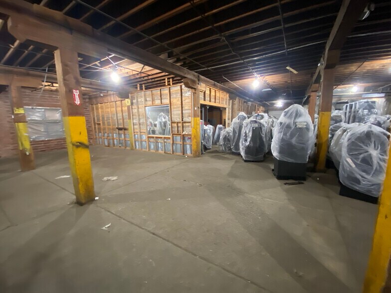 More Photos Of 1118 SW 3rd St, Oklahoma City Manufacturing For Lease