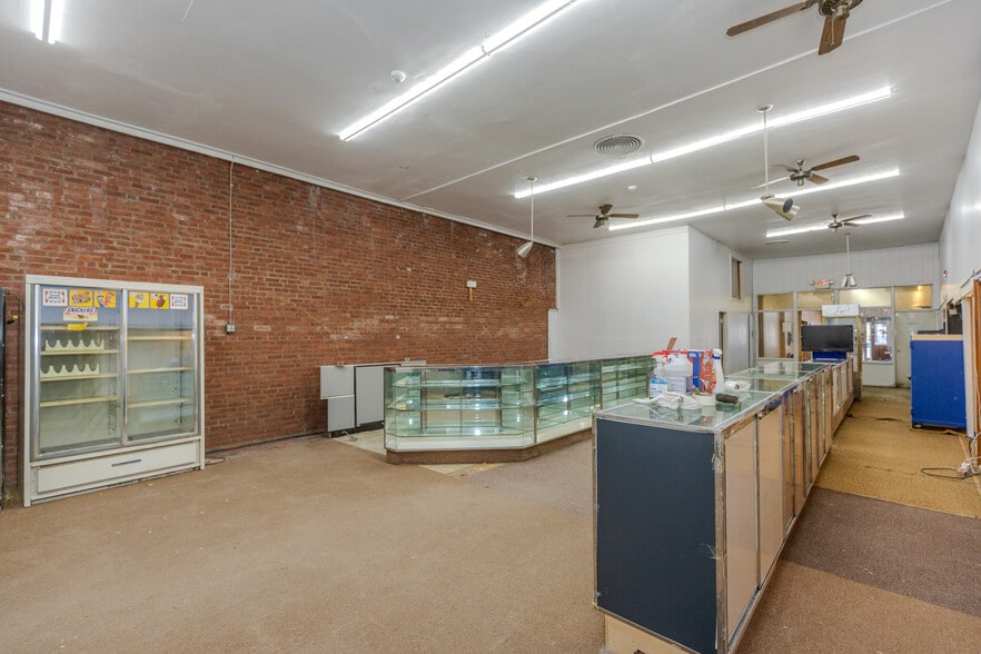 More Photos Of 1243 Main St, West Warwick General Retail For Sale