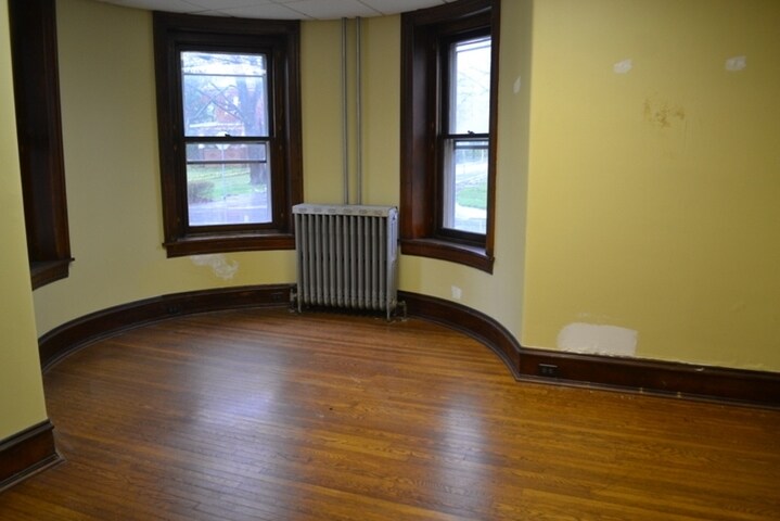 More Photos Of 1919 W Point Pike, Lansdale Freestanding For Sale