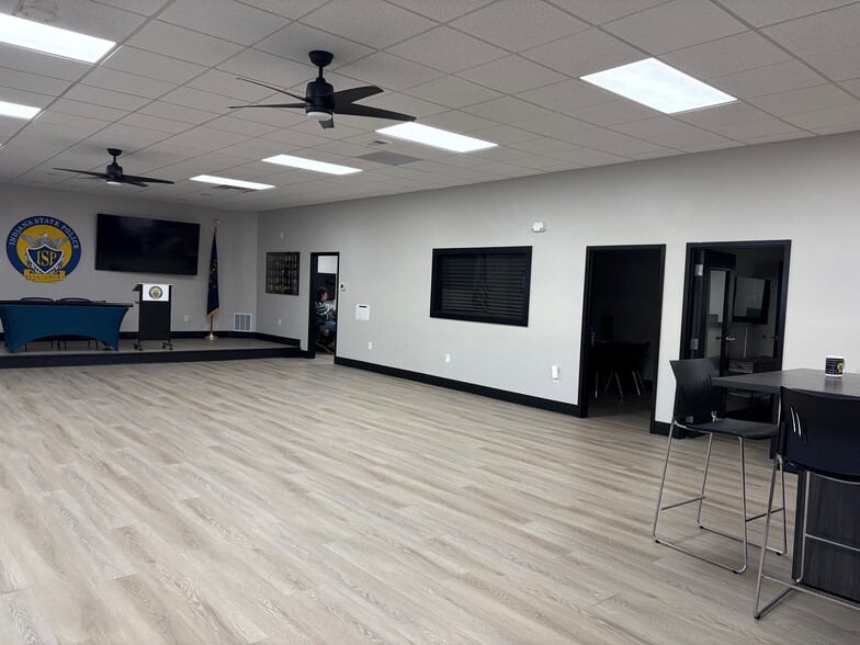 More Photos Of 1415 Shelby St, Indianapolis Office For Sale