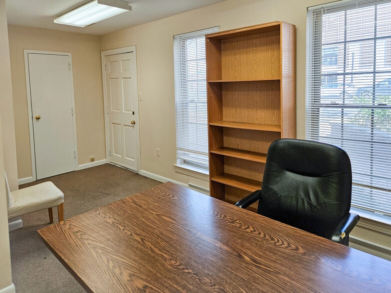 More Photos Of 100-122 E Broad St, Falls Church Office For Sale