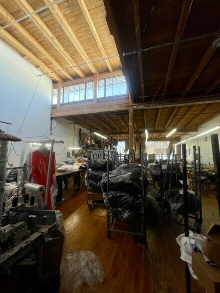 More Photos Of 2000-2010 W 62nd St, Los Angeles Warehouse For Sale