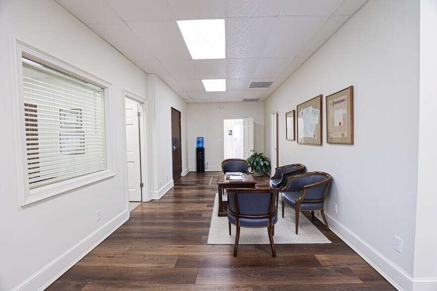 More Photos Of 630 Jefferson St, Paducah Office For Sale