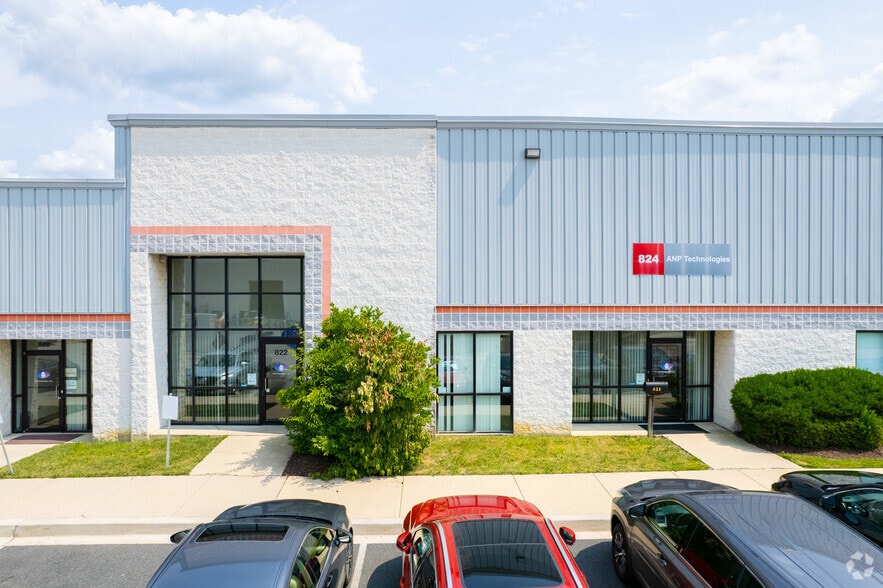 More Photos Of 500-514 Interchange Blvd, Newark Unknown For Lease