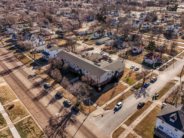 More Photos Of 401 E Avenue A, Hutchinson Apartments For Sale