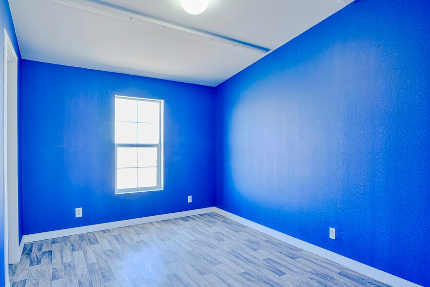 More Photos Of 11350 Lane 12 N, Hooper Flex For Sale