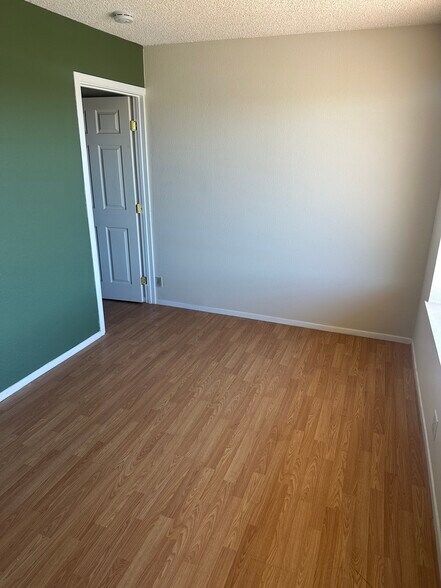 More Photos Of 20786 Bear Valley Rd, Apple Valley Office For Lease