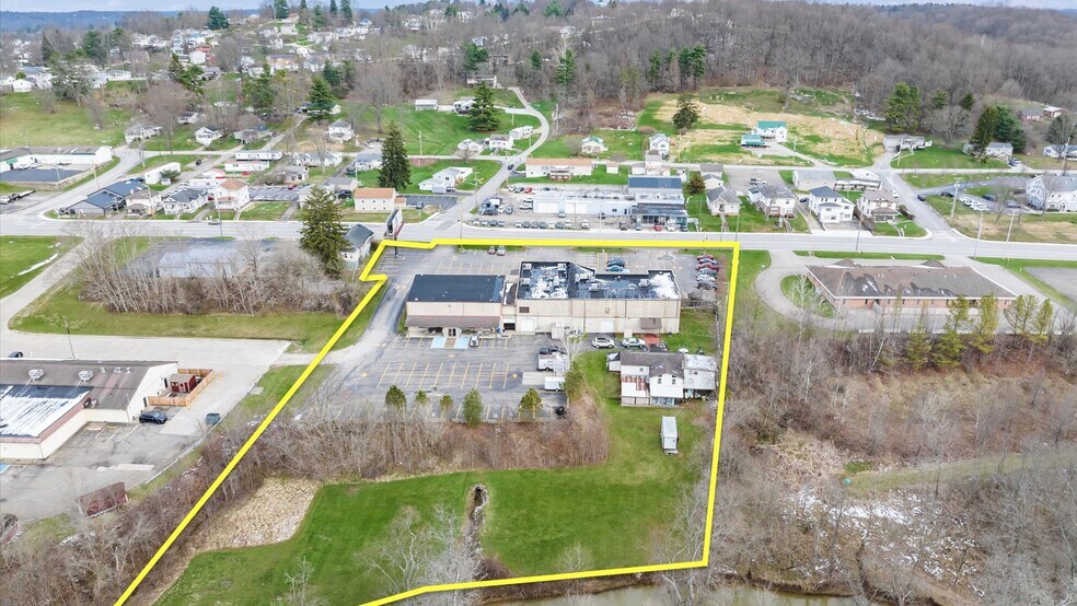 More Photos Of 2000 E Wheeling Ave, Cambridge Storefront For Sale