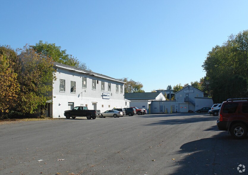 More Photos Of 31 Faass Ave, Utica Manufacturing For Lease