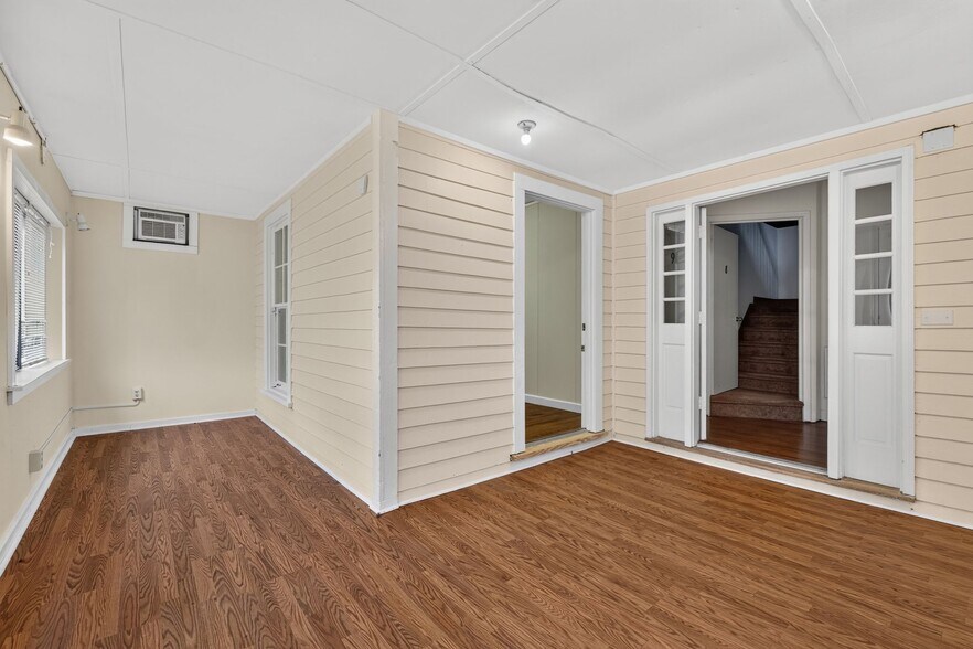 More Photos Of 117 E Salisbury St, Pittsboro Office For Sale