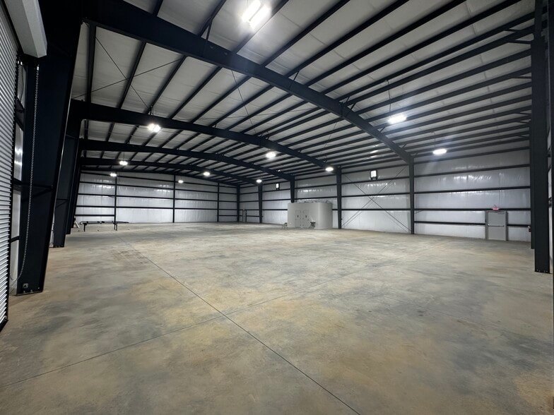 More Photos Of 700 E Fairfield Rd, Greenville Warehouse For Lease