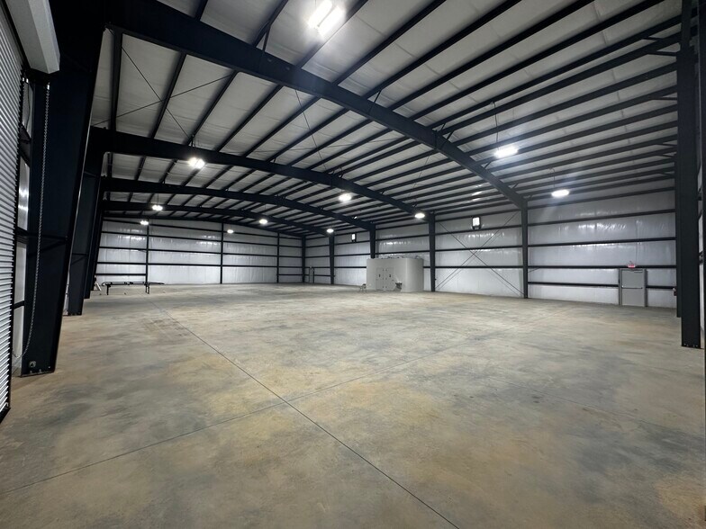 More Photos Of 700 E Fairfield Rd, Greenville Warehouse For Lease