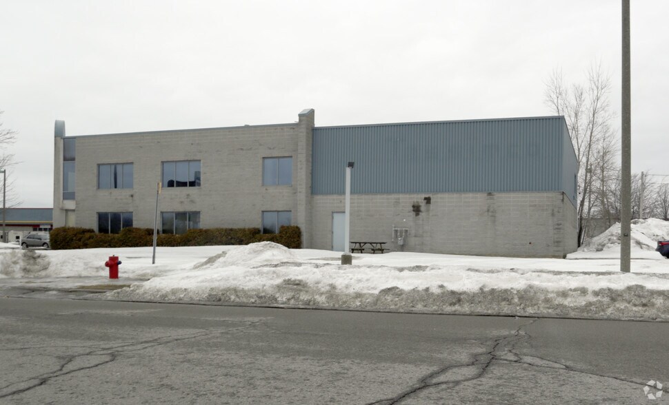 More Photos Of 3100 Rue Jacob-Jordan, Terrebonne Warehouse For Sale