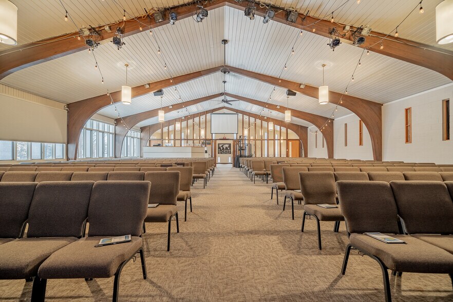 More Photos Of 1331 High Ave, Oshkosh Religious Facility For Sale