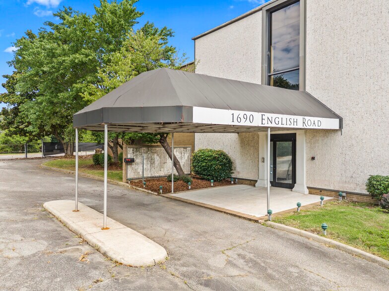 More Photos Of 1690 W English Rd, High Point Showroom For Sale