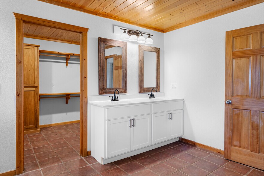 More Photos Of 1204 County Road 215, Berryville Specialty For Sale