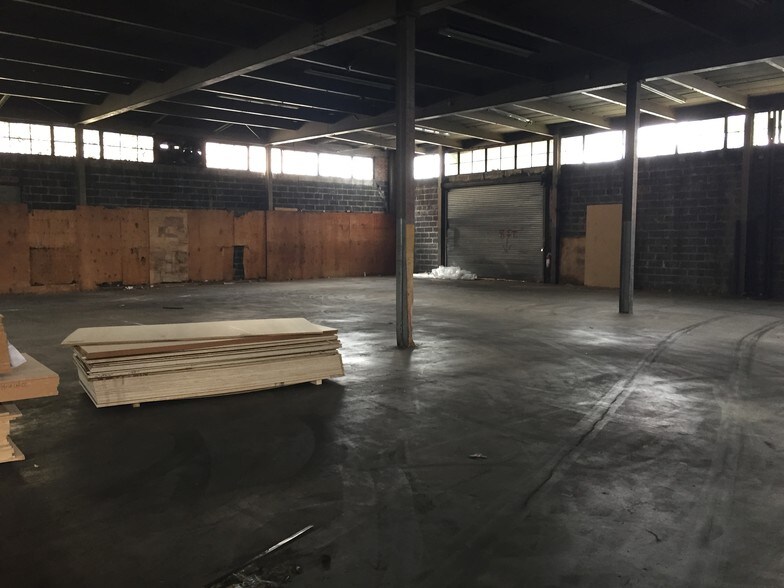More Photos Of 101 Nassau Terminal Rd, New Hyde Park Truck Terminal For Lease