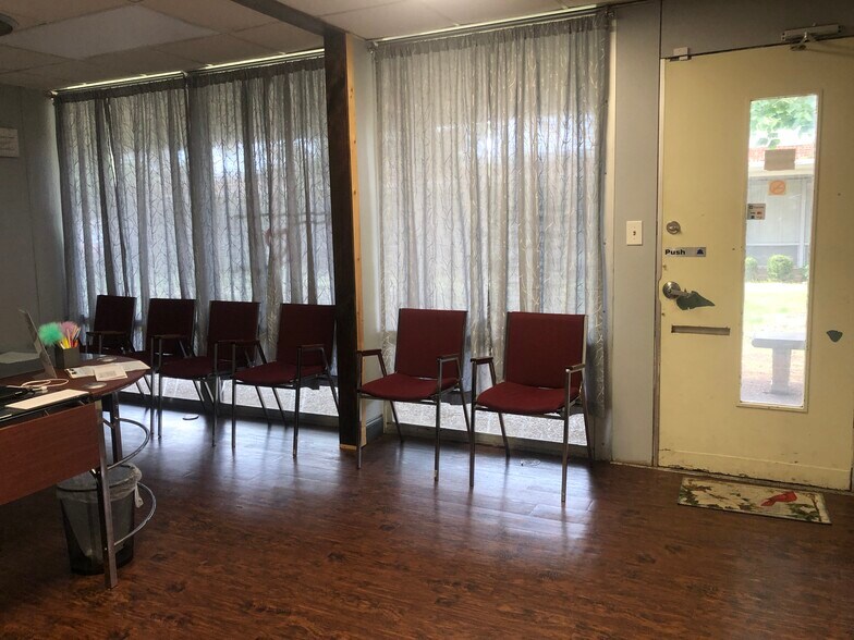 More Photos Of 1930 NW Ferris Ave, Lawton Loft Creative Space For Lease