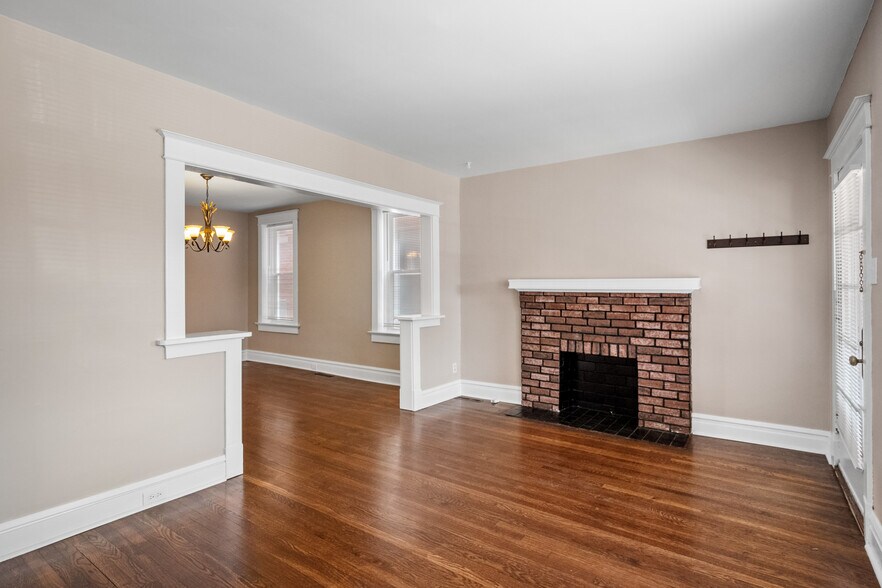 More Photos Of 5007 Goethe Ave, Saint Louis Multifamily For Sale