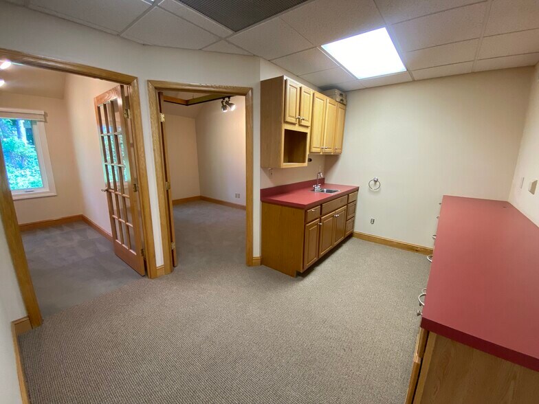 More Photos Of 882 S Matlack St, West Chester Office For Lease
