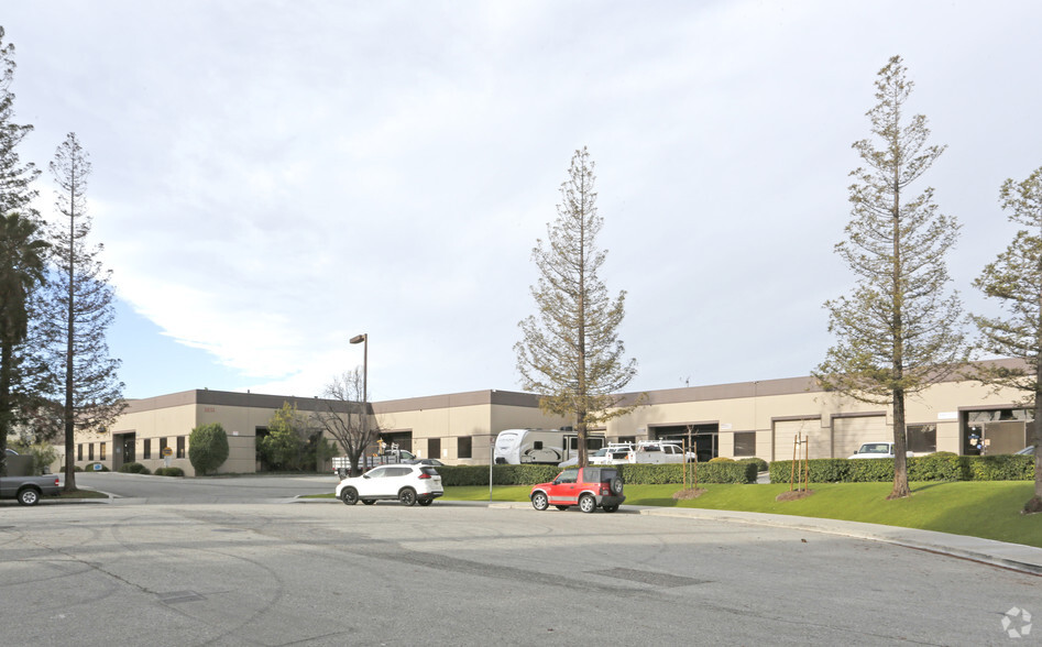 Primary Photo Of 3851 Charter Park Dr, San Jose Manufacturing For Lease