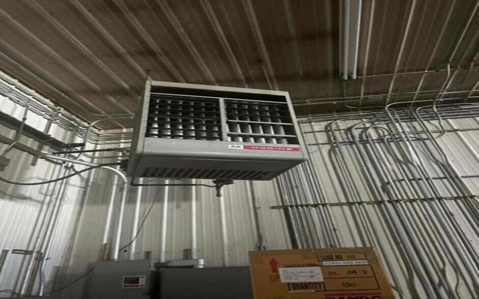 More Photos Of 2737 Pioneer Dr, Bowling Green Warehouse For Lease