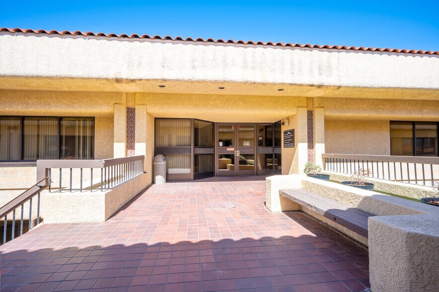 More Photos Of 210 S Palisade Dr, Santa Maria Medical For Lease