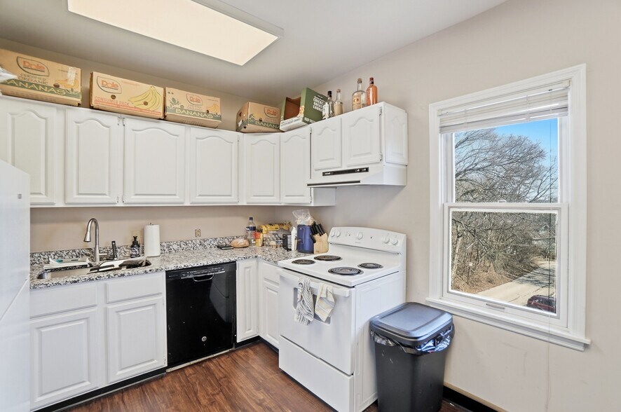 More Photos Of 2406 Auburn Ave, Cincinnati Office Residential For Sale