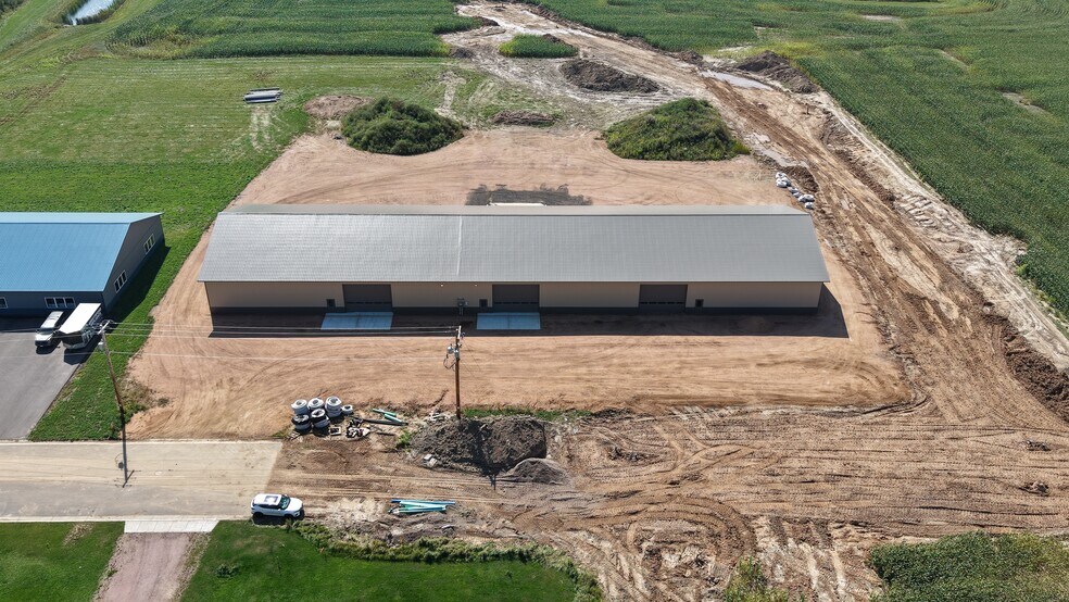 More Photos Of 10 Opportunity Dr, Abbotsford Distribution For Lease