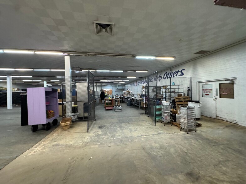 More Photos Of 2717 S 6th Ave, Tucson General Retail For Sale