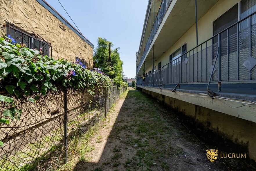 More Photos Of 1683 S Longwood Ave, Los Angeles Apartments For Sale