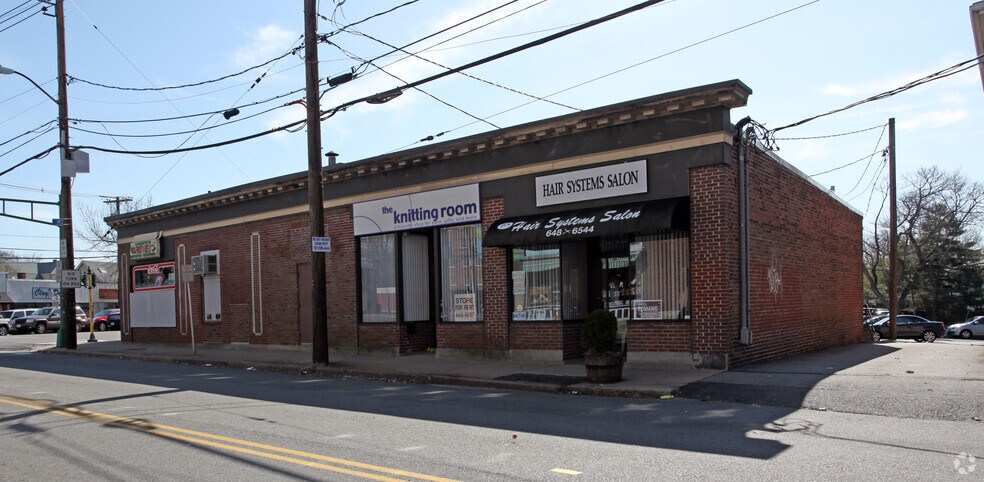 More Photos Of 192-198 Massachusetts Ave, Arlington Convenience Store For Lease