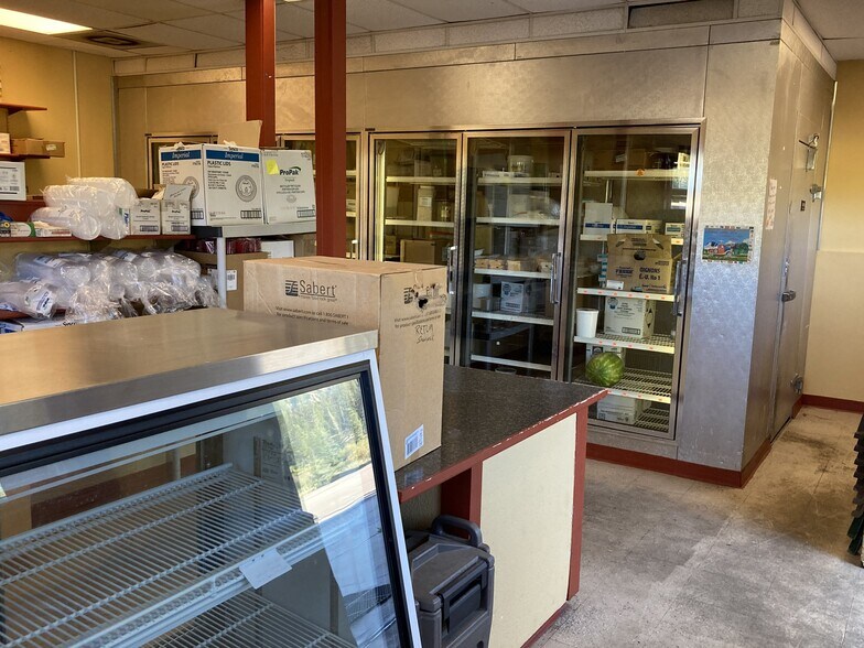 More Photos Of 16940 Pine Valley Rd, Pine Restaurant For Sale