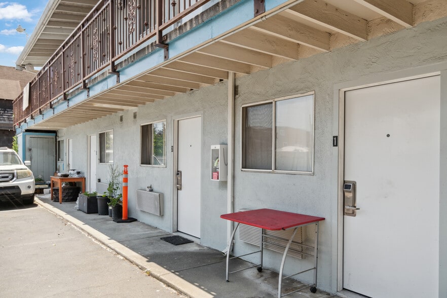 More Photos Of 839 Isabella St, Oakland Hotel For Sale