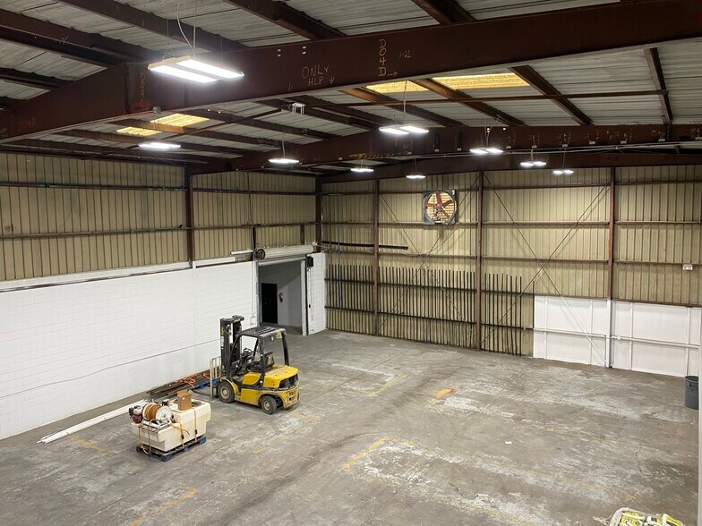 More Photos Of 1301 S Orange Blossom Trl, Orlando Warehouse For Lease