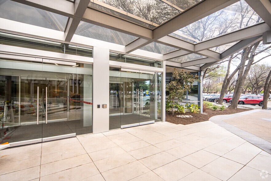 More Photos Of 7557 Rambler Rd, Dallas Office For Lease