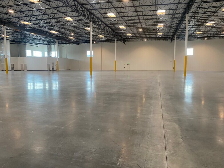 More Photos Of 900 Marlborough ave, Riverside Manufacturing For Lease