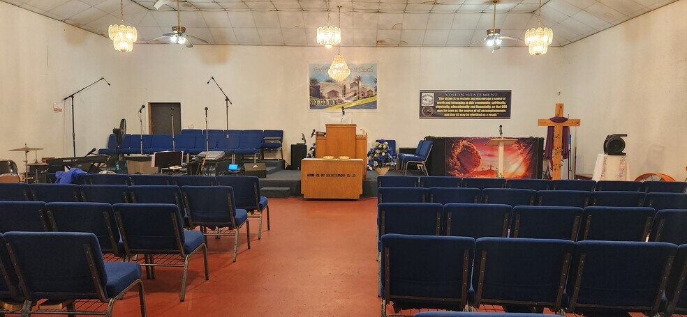 More Photos Of 5221 Park Village Dr, Houston Religious Facility For Lease