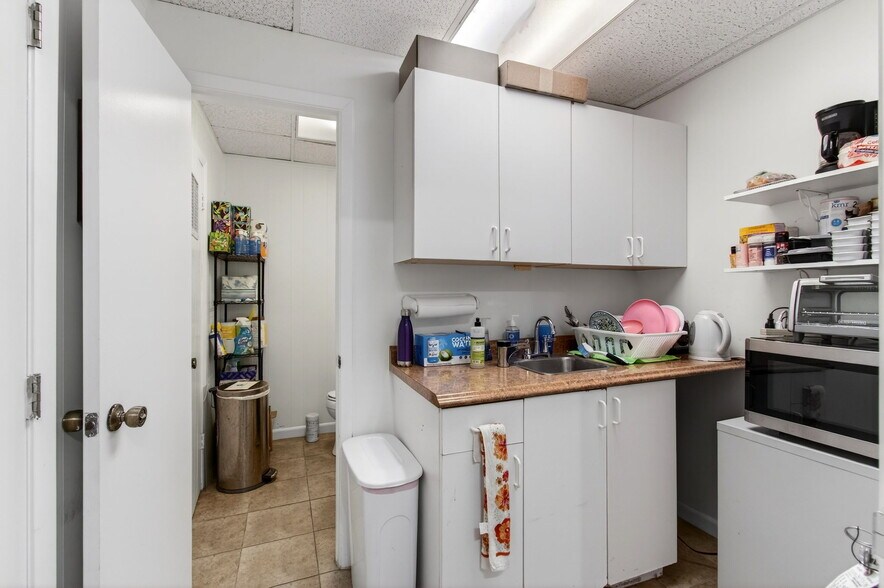 More Photos Of 321 N Railroad Ave, Boynton Beach Unknown For Lease