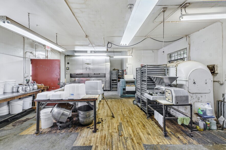 More Photos Of 6813 Park Ave, Guttenberg Storefront Retail Residential For Sale