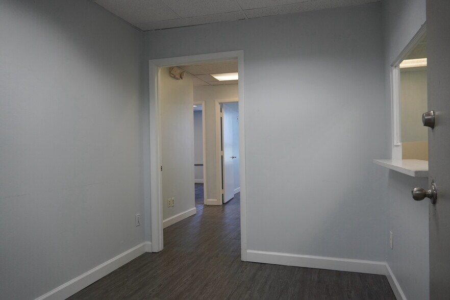 More Photos Of 1250 E Hallandale Beach Blvd, Hallandale Beach Office For Lease