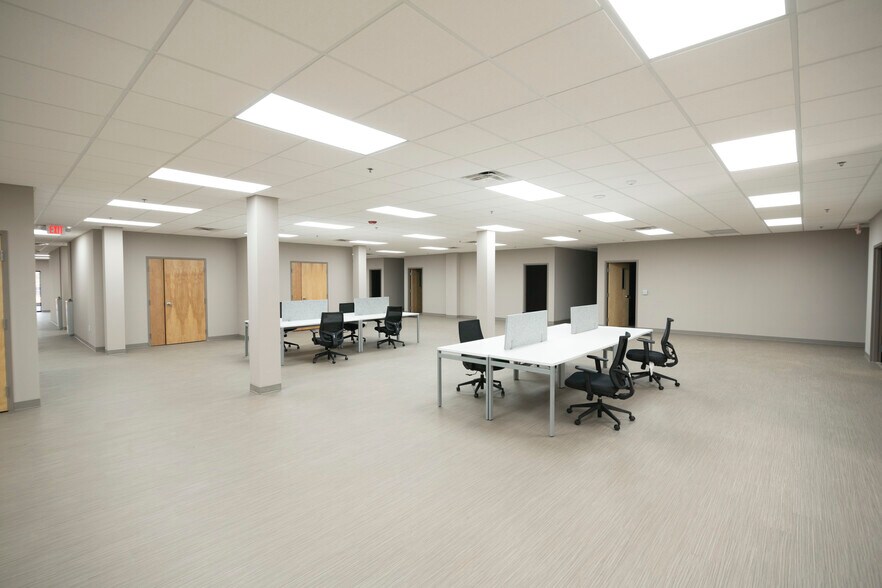 More Photos Of 900 Athena Dr, Athens Flex For Lease