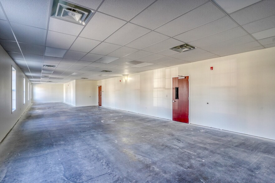 More Photos Of 4 E Laurel St, Georgetown Office For Lease