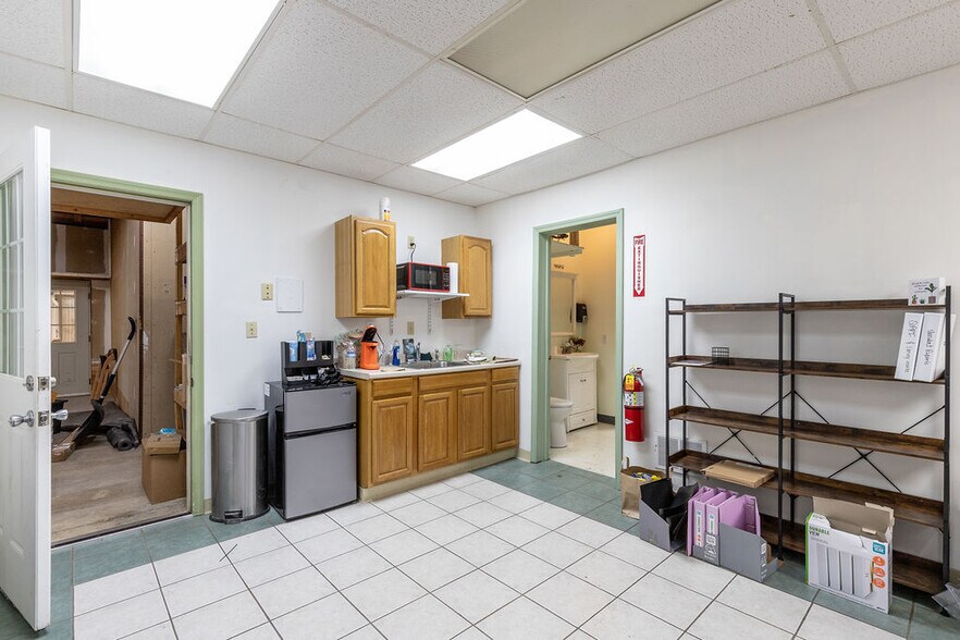 More Photos Of 6640 Lincoln Ave, Lockport Freestanding For Sale