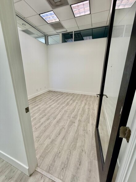 More Photos Of 4660 Cardinal Way, Naples Unknown For Lease