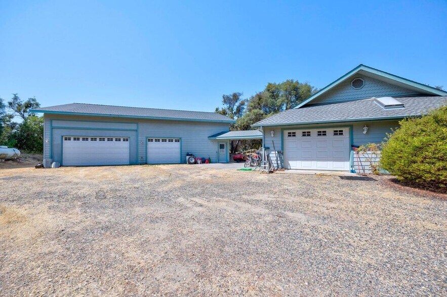 More Photos Of 3836 HWY 49 S, Mariposa Light Manufacturing For Sale